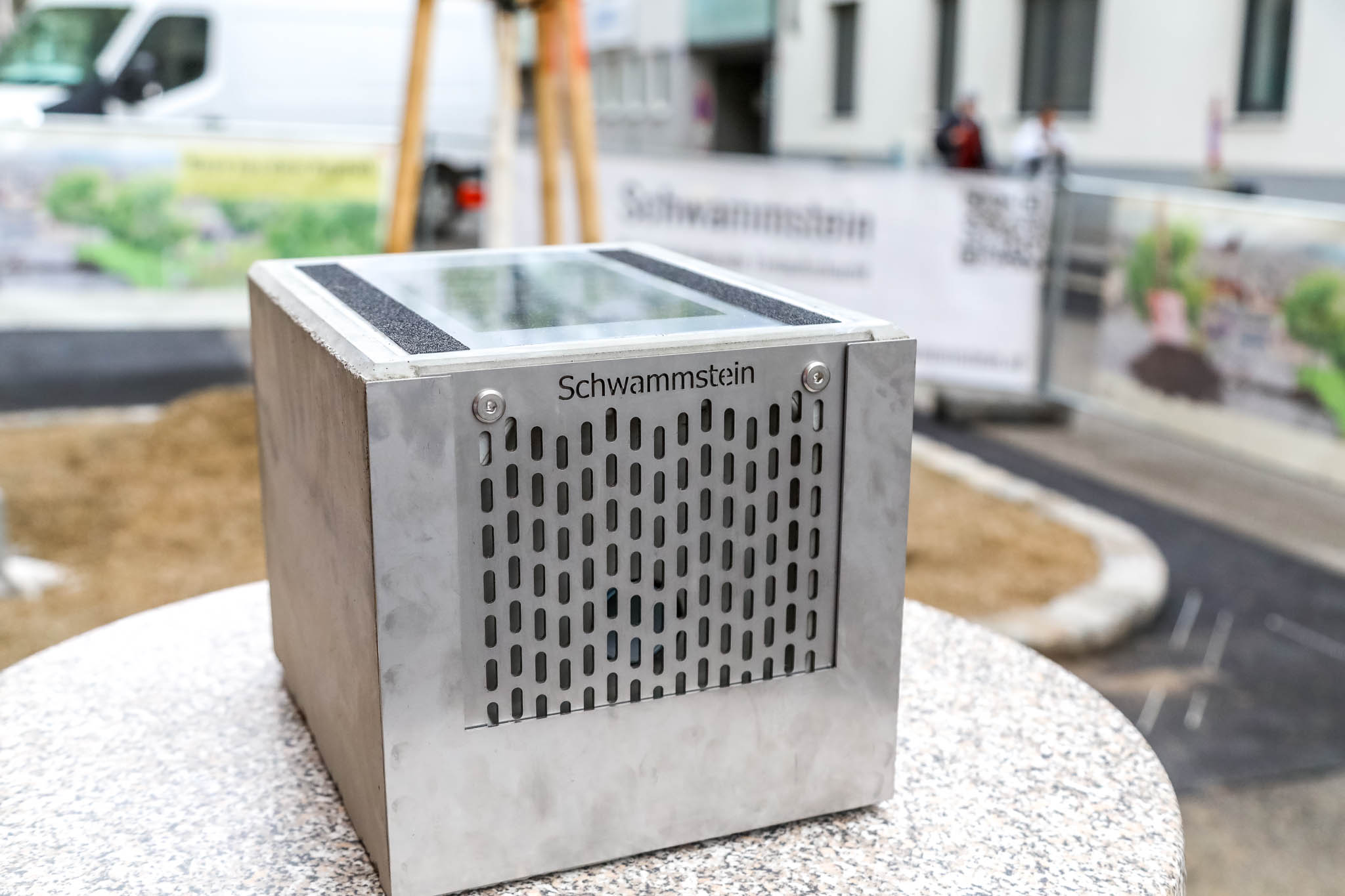 Der Schwammstein- Nachhaltiges Regenwassermanagement für urbane Grünflächen.jpg